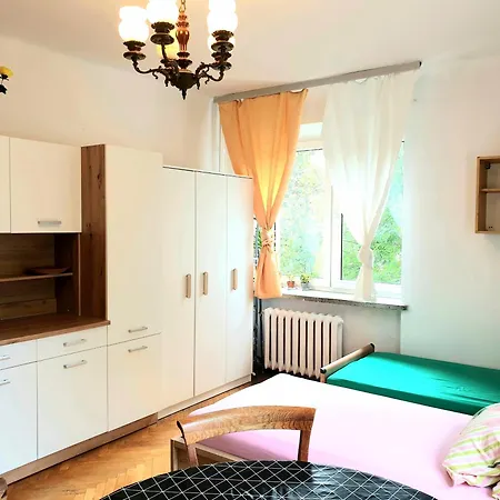 Hostal By Kino Femina Varsovia