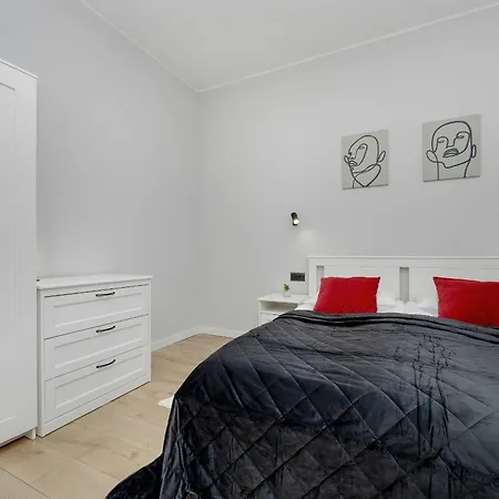Exclusive Grey And Red In Center By Renters Apartament Warszawa
