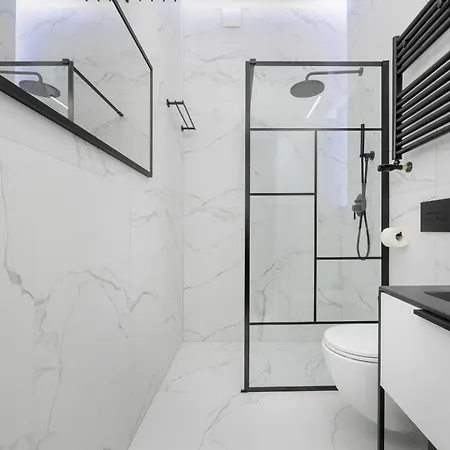 Exclusive Grey And Red In Center By Renters Apartament