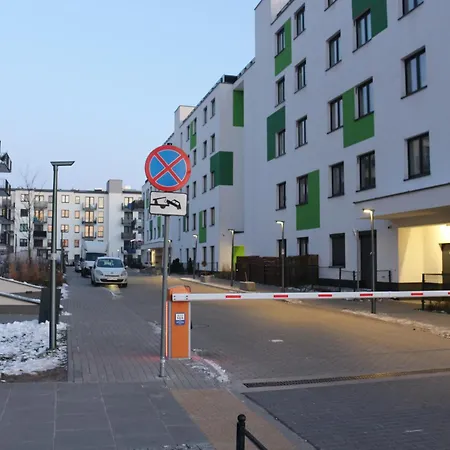 Διαμέρισμα Relax&comfort New Waw 50 Sqm With Terrace, Garden, Free Parking And Ac Βαρσοβία