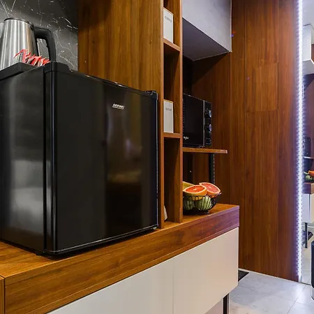 Lumina Modern Rondo Onz Apartament