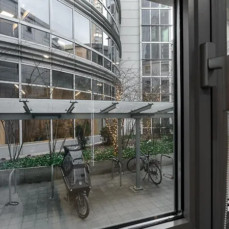 Lumina Modern Rondo Onz Apartament *