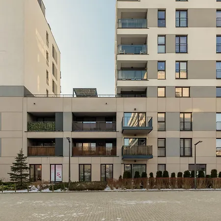 Emerald With Parking By Renters Warszawa