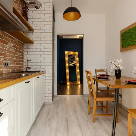 Emerald With Parking By Renters Apartament