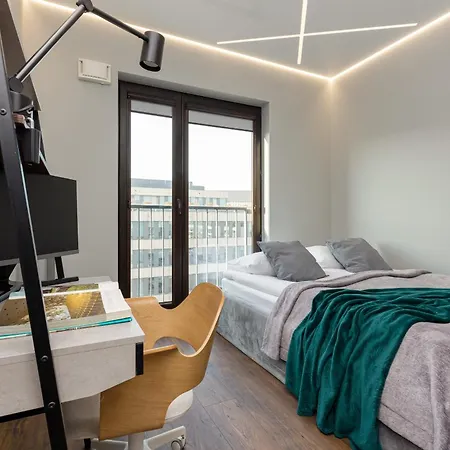 Emerald With Parking By Renters Apartament