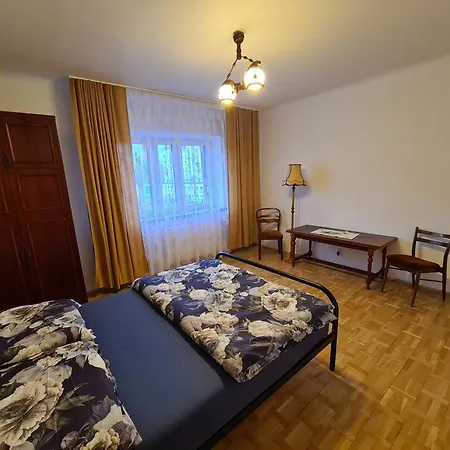 Mirrorroom Pl Downtown Warsaw