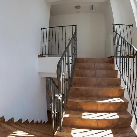 Patra Bed & Breakfast 3*