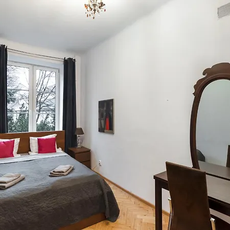 Golden - Huge Comfortable 4 Bedrooms - Old Town - Freta *
