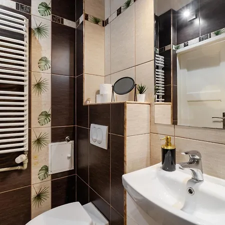 Golden - Huge Comfortable 4 Bedrooms - Old Town - Freta