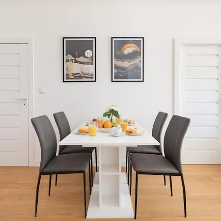 Lägenhet Rent Like - Woronicza 33b Warszawa