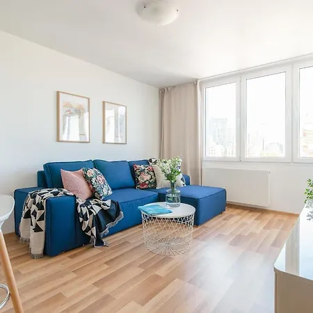Navy Aesthetic With Balcony By Renters Apartament *