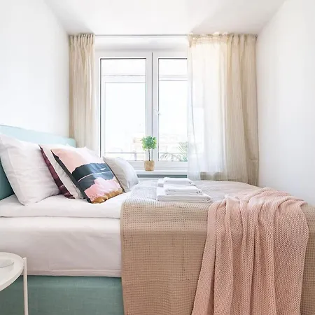 Navy Aesthetic With Balcony By Renters * Warszawa