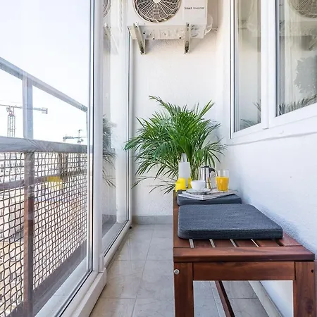 Navy Aesthetic With Balcony By Renters Apartament