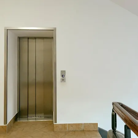 Plac Konstytucji 6 Orange - Dla 4 Osob - Bezplatny Parking - Free Parking - Piekny Widok Na Panorame Warszawy 아파트