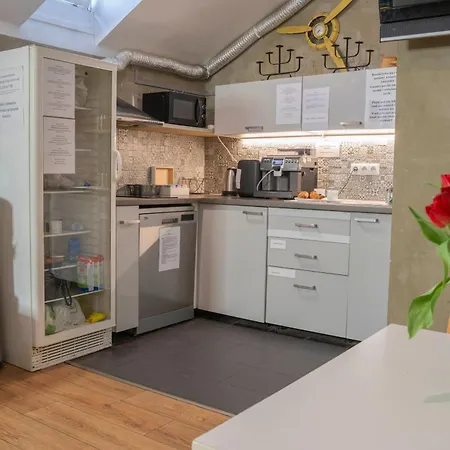 New World St Hostel And Private Room *