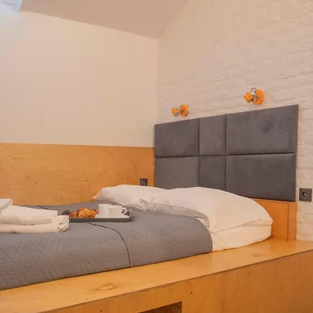 New World St Hostel And Private Room *
