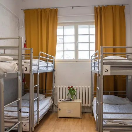 Hostel New World St Hostel And Private Room