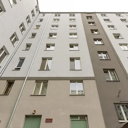 Center By Renters *