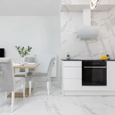 Apartment Praga Arte With Parking & Balcony By Renters
