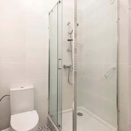 Apartment Paparazzi