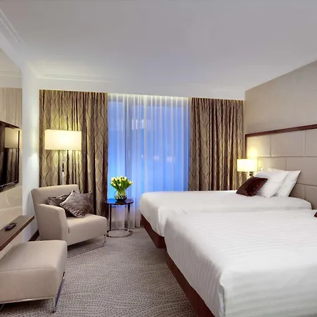 Doubletree By Hilton & Conference Centre מלון 4*