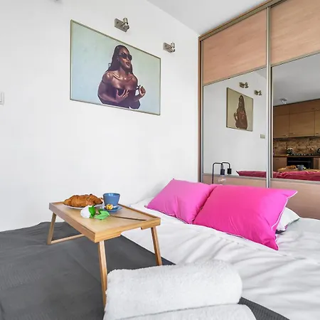 Markowska Studio - Stadion, Shops, Trams Nearby - By Rentujemy Apartment *