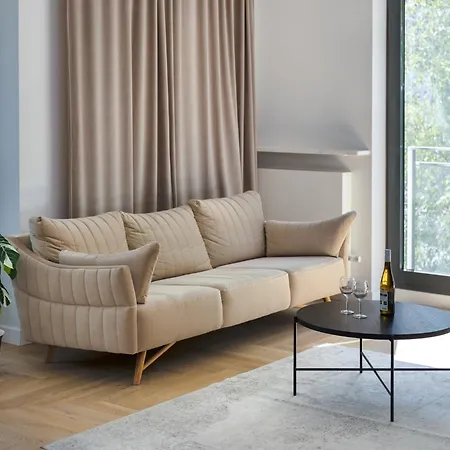 Ecru 3-bedroom Luxurious With City View Wwa22 Apartment *