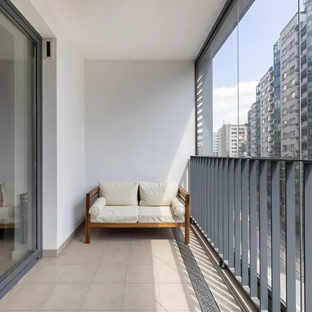 Ecru 3-bedroom Luxurious With City View Wwa22 Apartment