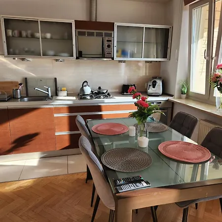 Sloneczny Apartament Bluszczanska *