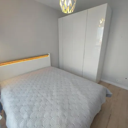 Lux 2 Pokojowe In Z Bezplatnym Podziemnym Parkingem Warsaw