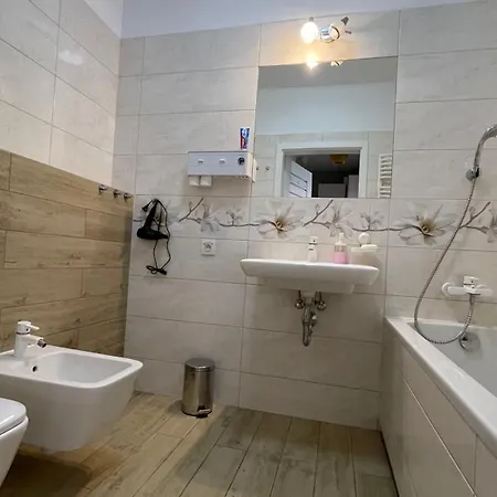 Apartament Centrum Wlodarzewska 30 M45 *