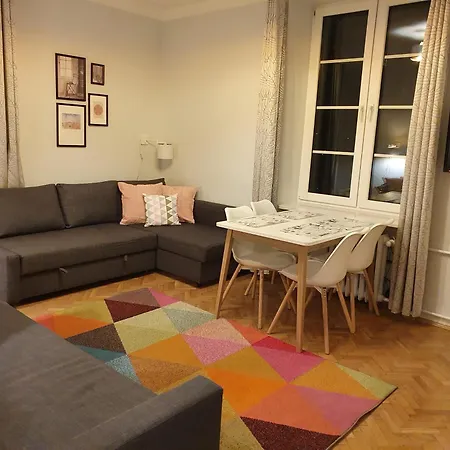 Charming In The Old Town Apartment *