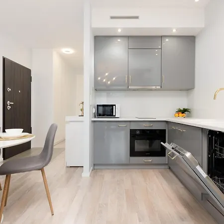 Grzybowska With Air Conditioning & Balcony By Renters Prestige Apartment