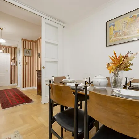 Vintage Sengera Cichego With 3 Bedrooms By Renters Warszawa