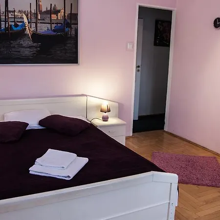 Srodmiescie Apartment