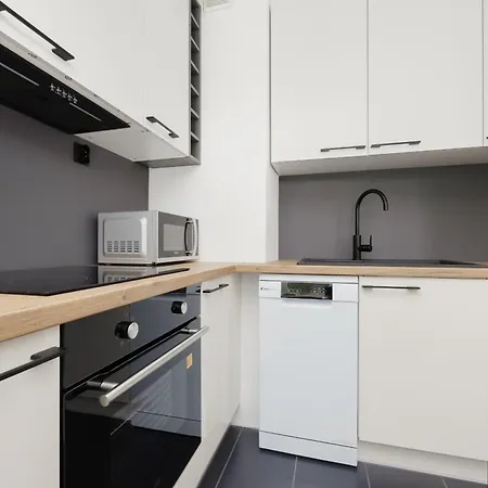 Apartament Bright For 4 People In By Renters