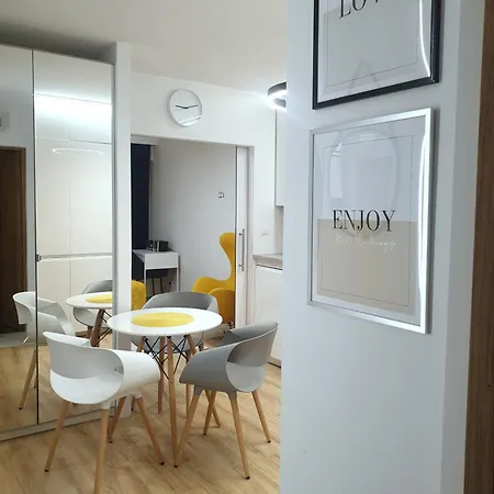 Apartment Apartament Airport 132