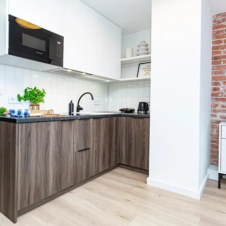 Apartment Mianowskiego 24 Red - Wifi Smart Tv W Pelni Wyposazona Kuchnia Warsaw