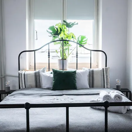 Oomph Warsaw Central Elegant Apartment