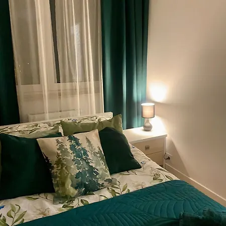Chillout Airport Kl33 - Air Condition & Free Parking Apartment *