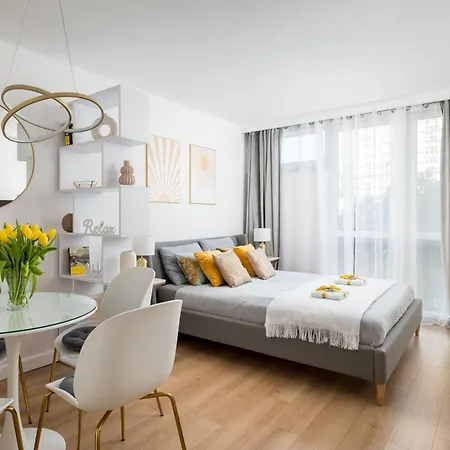 Apartment Gold Premium 950 M To Station Parking Warsaw