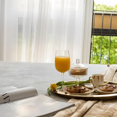 Apartment Gold Premium 950 M To Station Parking Warsaw