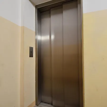 View - 63m2, Location, Workspace - By Rentujemy Apartment Warsaw