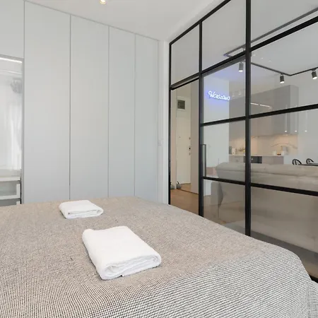 Boutiq Park Elegant With Parking By Renters Apartament *