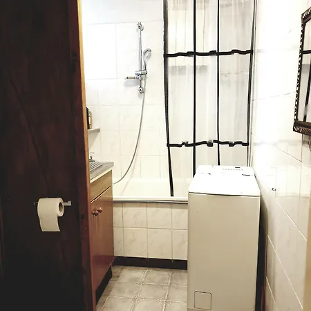 By Kino Femina Hostal *