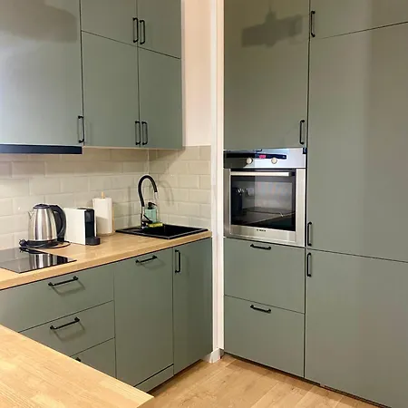 Apartment Chillout Airport Kl33 - Air Condition & Free Parking *
