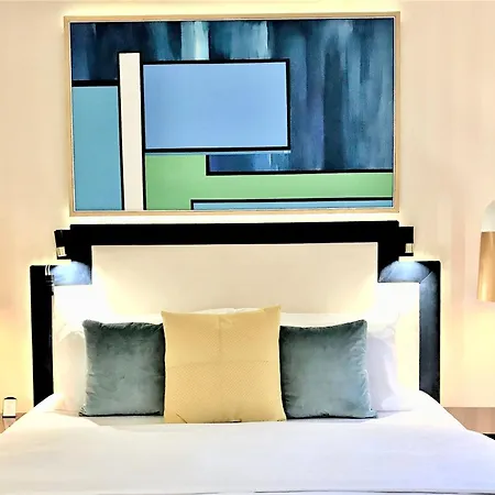 Mondrian Luxury & Market Square I
