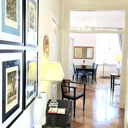 Mondrian Luxury & Market Square I Apartmanhotel 5*