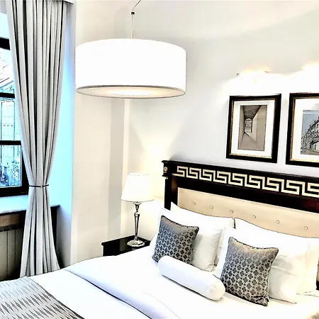 Mondrian Luxury & Market Square I Apartmanhotel 5*
