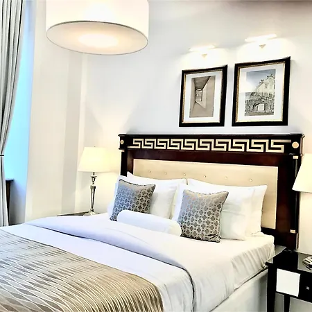 Apartmanhotel Mondrian Luxury & Market Square I Varsó